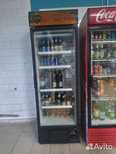 Холодильники и витрина