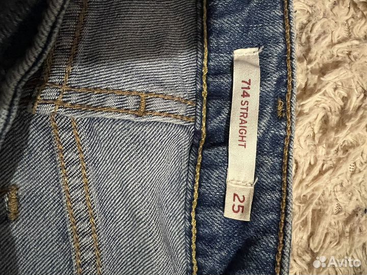 Джинсы Levis