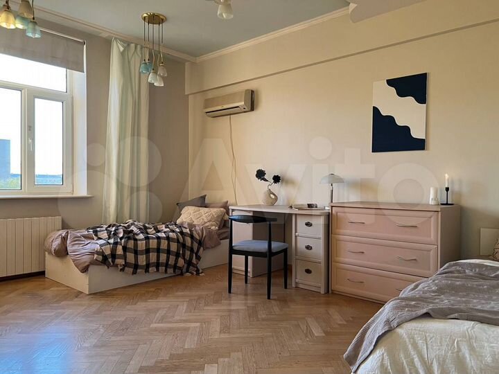 Комната 17 м² в 5-к., 8/8 эт.