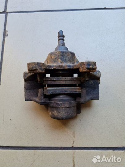 Суппорт тормозной задний mercedes-benz W210