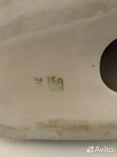 Фарфоровая фигурка 