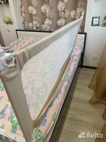 Прикроватный бортик