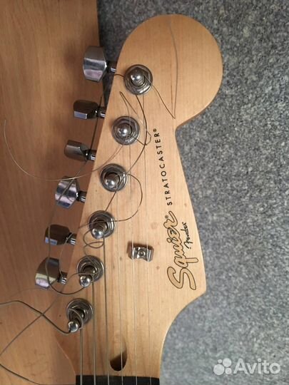 Электро гитара Squier by fender stratocaster