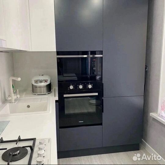 Кухня новая встроенная