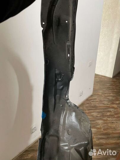Подкрылок на subaru forester