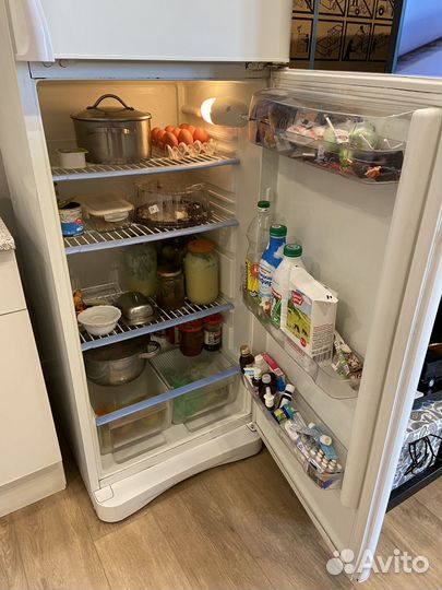 Холодильник бу indesit