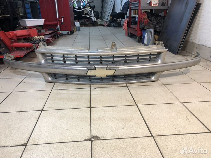 Решетка радиатора Chevrolet Tahoe GMT 800