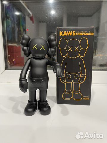 Коллекционная фигурка kaws