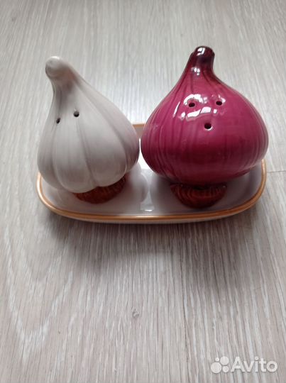 Набор для специй (солонка и перечница)