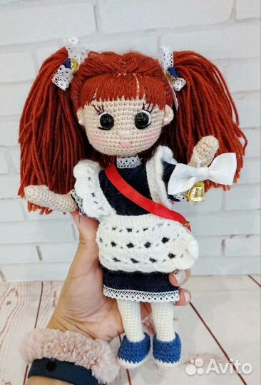 Игрушка вязаная амигуруми кукла школьница