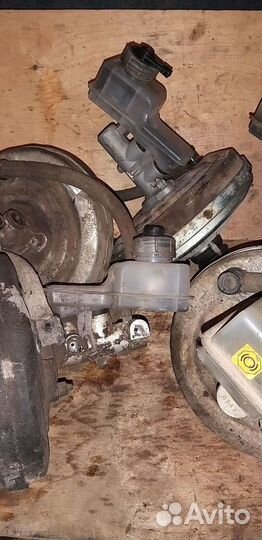 Вакуумник в сборе Лада Приора Калина