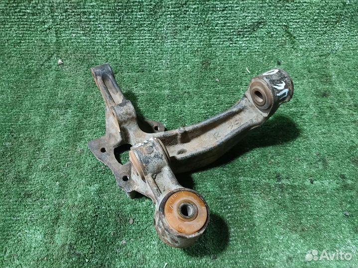 Кулак задний правый Toyota Camry XV40 (2006—2009)