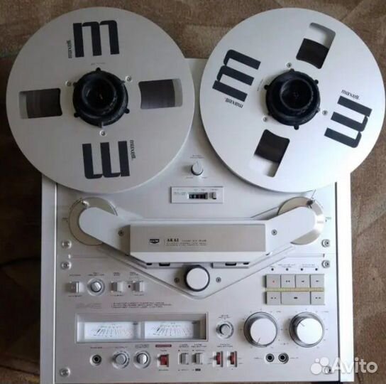 Катушечный магнитофон Akai GX 646