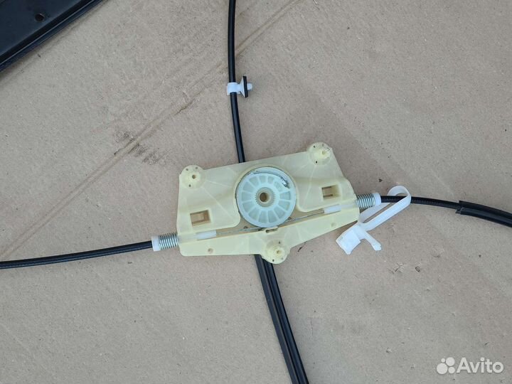 Стеклоподъемник передний левый Audi A6 C6 04-12г
