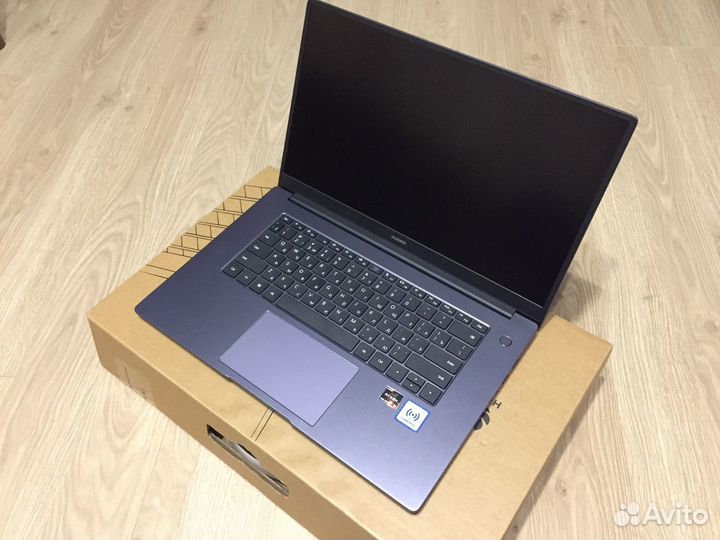 Huawei MateBook D15 Ryzen5/8Gb/512ssd