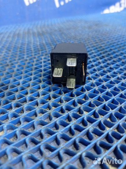 Реле Opel Astra Gtc купе Z18XER 2008