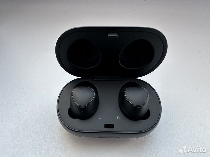 Беспроводные наушники samsung gear iconx 2018