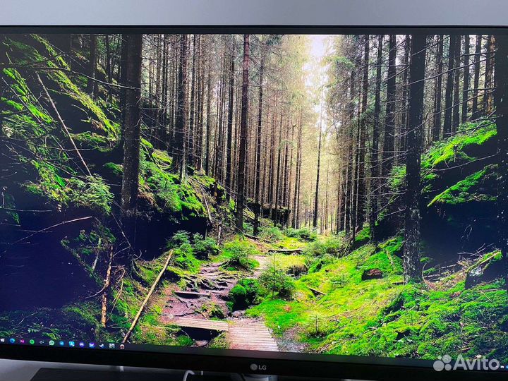 4K монитор LG 27UL650-W