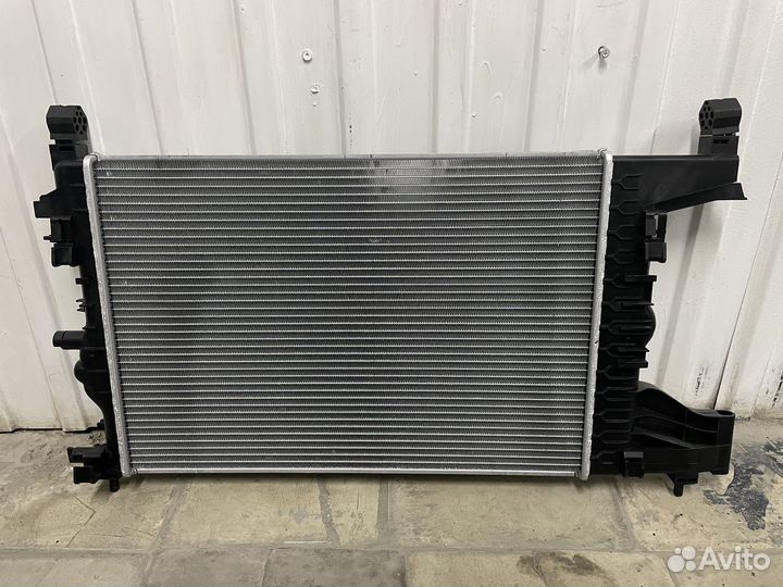 Радиатор охлаждения двигателя Astra J Cruze