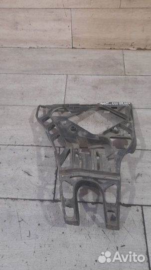 Кронштейн бампера задний левый Mercedes W 164 M