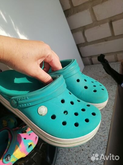 Сандали crocs j2