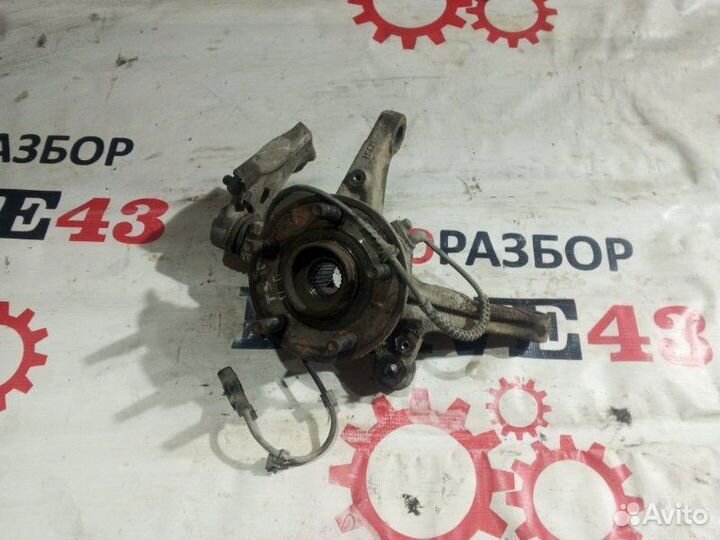 Кулак поворотный со ступицей передний правый