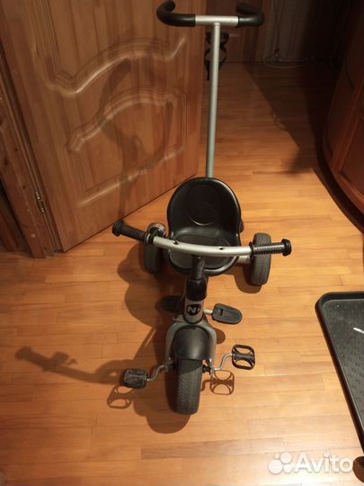 Трехколесный велосипед с родительской ручкой