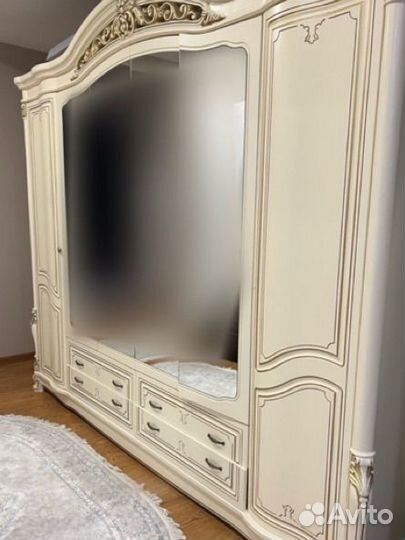 Спальный гарнитур