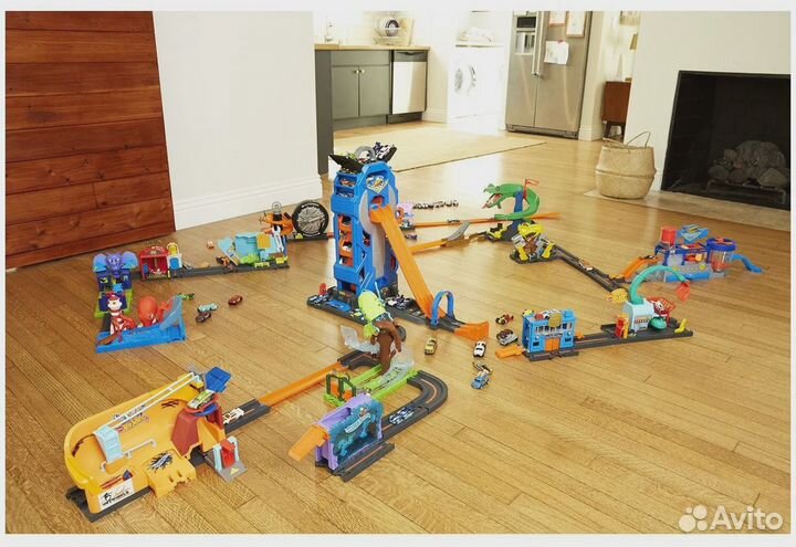 Набор игровой Hot Wheels Сити Мега-гараж FTB68