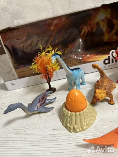 Игровой набор с динозаврами attivio