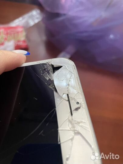 iPhone 8 plus разбитый