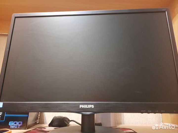 Монитор Philips 223v5l