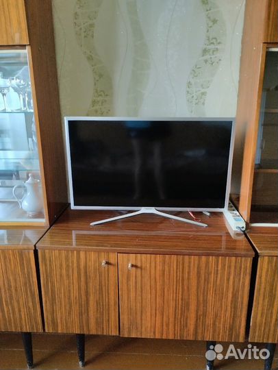 Продам стенку - 3 секции