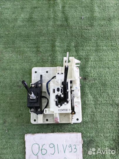 Селектор АКПП Mitsubishi Pajero 4 2010 год