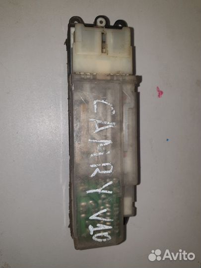 Блок управления стеклоподъемниками Toyota Camry