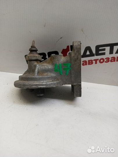 Кронштейн масляного фильтра Volkswagen Vento седан