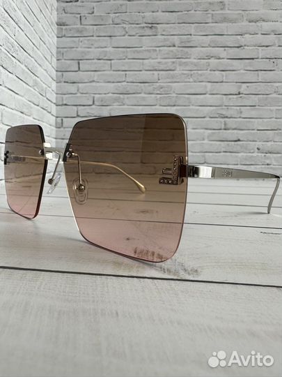 Солнцезащитные очки Fendi