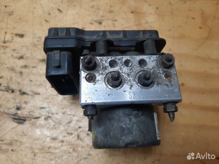 Блок ABS Mitsubishi Lancer Cedia CS5W 4G93 2000