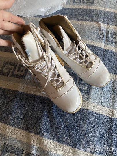 Коньки фигурные женские 38 размер