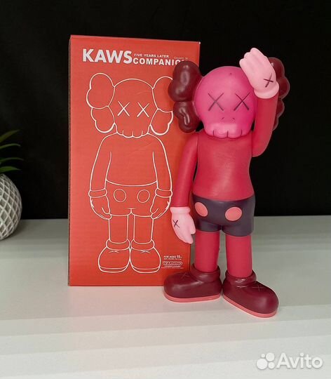Игрушки kaws