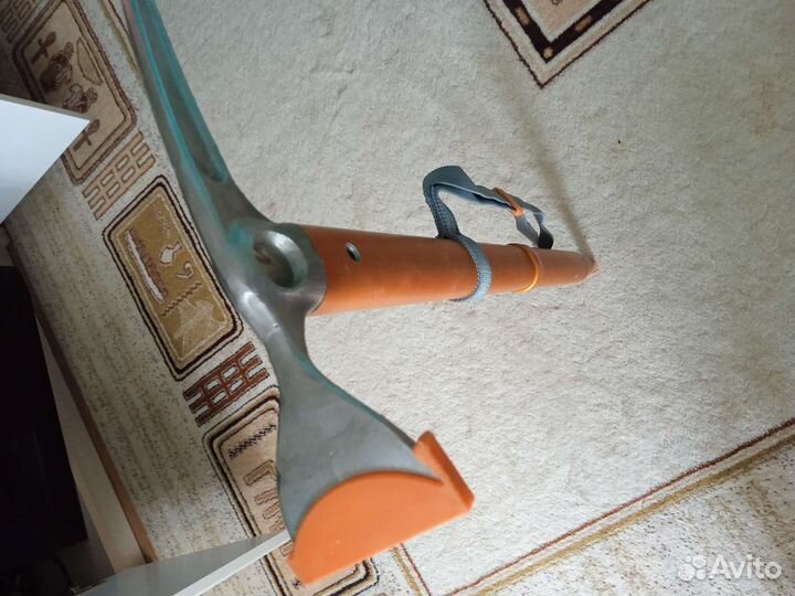 Ледоруб альпинистский