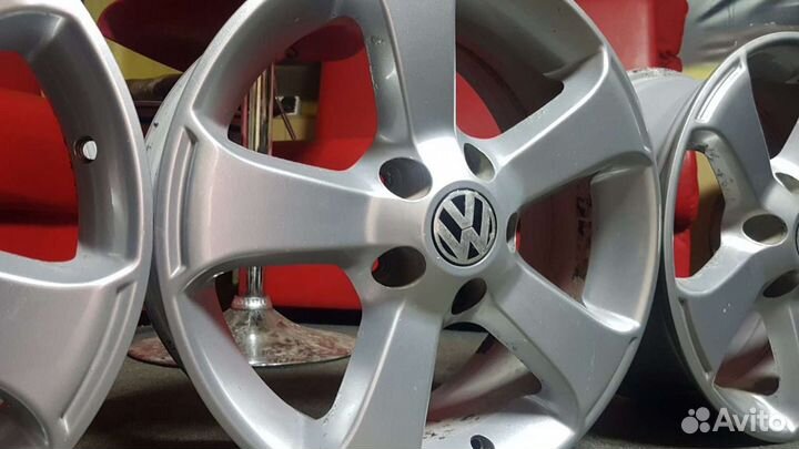 Volkswagen Tiguan R16 (3)