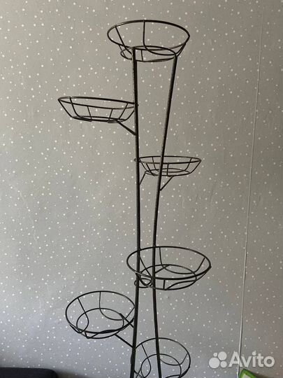 Подставка для цветов металлическая