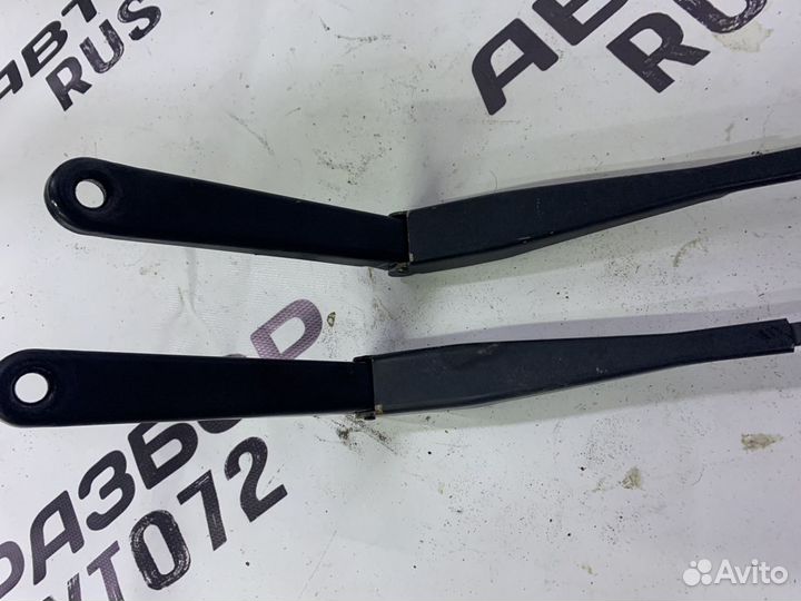 Поводок дворников Ford Focus 2