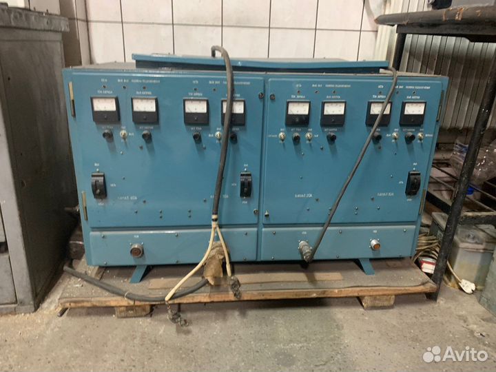 Зарядное устройство автомобильное 4 секции