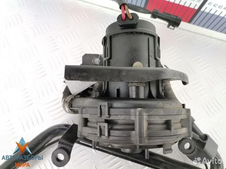 Насос продувки катализатора Maserati Quattroporte