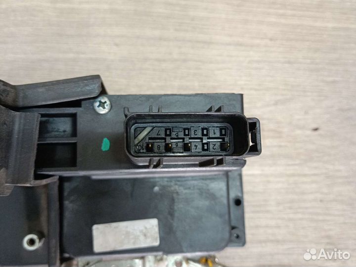 Замок задней правой двери fusion fiesta mk5