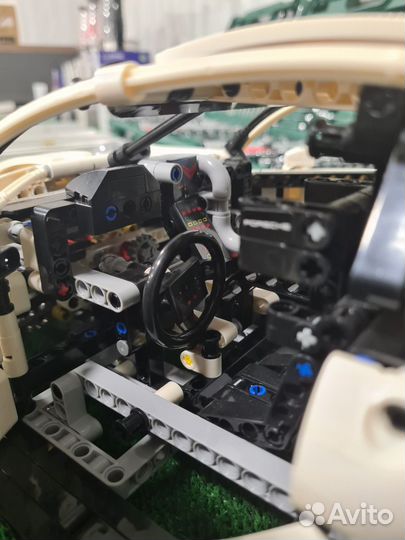 Машинка Lego Porsche 911 RSR (2000 деталей)