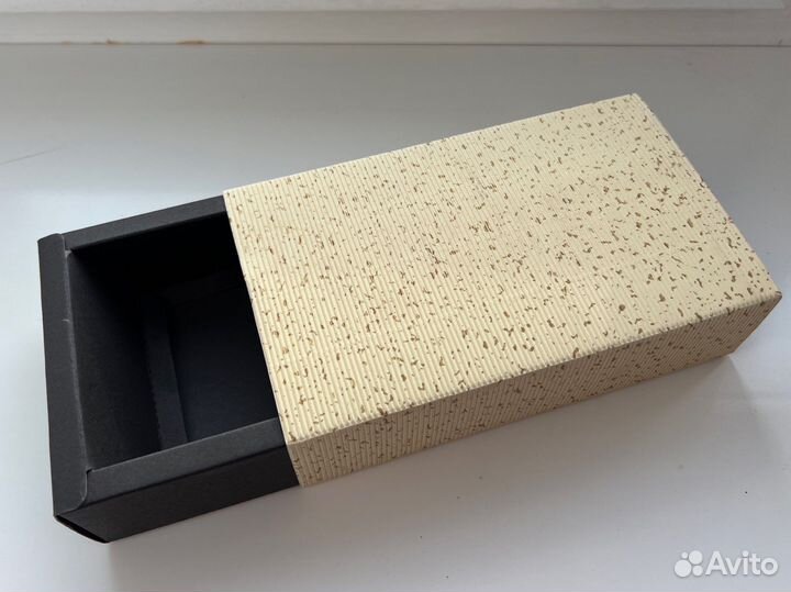 Коробка подарочная крафтовая