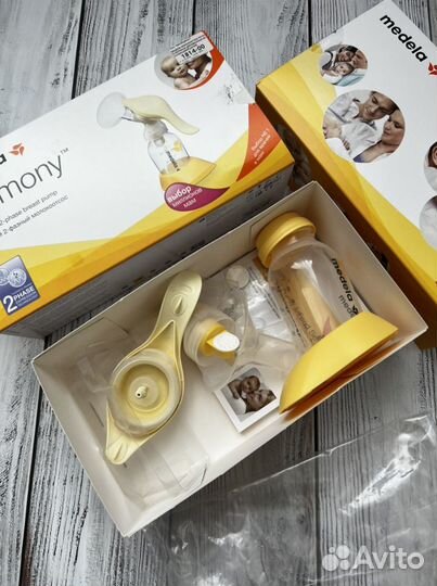 Молокоотсос ручной Medela Harmony